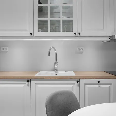Northstay - Heart Of Main Street Apartment, Sleeps 3